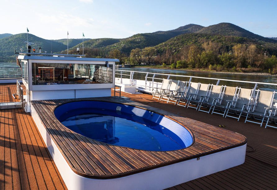 Arielle_Royal_Deck_2